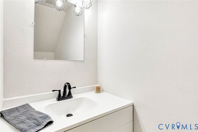 2257 High Bush Cir, Glen Allen, VA 23060