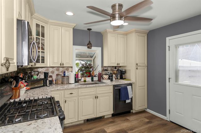 114 5th Street, Lindenhurst, NY 11757