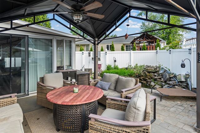 114 5th Street, Lindenhurst, NY 11757