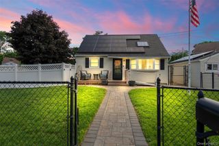 114 5th Street, Lindenhurst, NY 11757
