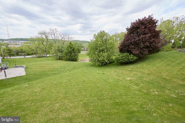 184 MAGNOLIA DR, Chester Springs, PA 19425
