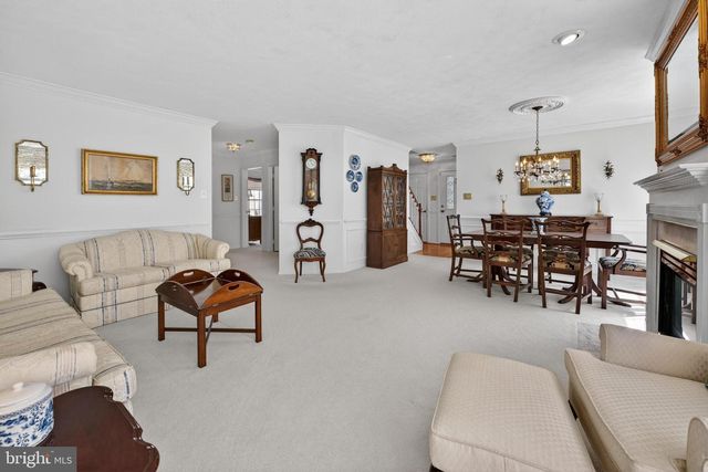 152 INDIGO DR, Mount Laurel, NJ 08054