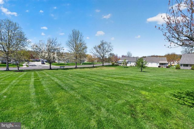 152 INDIGO DR, Mount Laurel, NJ 08054