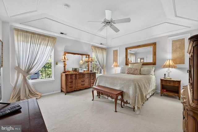 152 INDIGO DR, Mount Laurel, NJ 08054