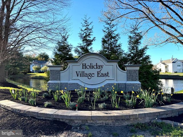 152 INDIGO DR, Mount Laurel, NJ 08054