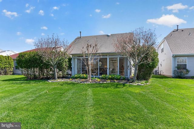 152 INDIGO DR, Mount Laurel, NJ 08054