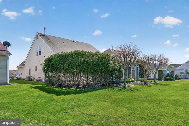 152 INDIGO DR, Mount Laurel, NJ 08054