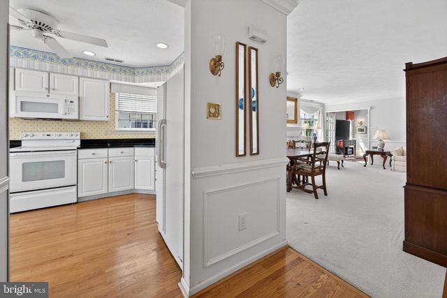 152 INDIGO DR, Mount Laurel, NJ 08054