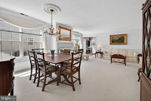 152 INDIGO DR, Mount Laurel, NJ 08054