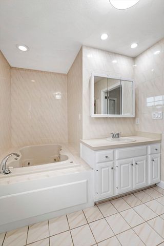 103 Barker St, North Andover, MA 01845