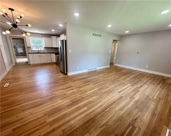 411 7th Terrace, Warrensburg, MO 64093