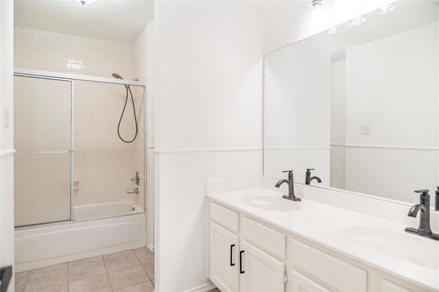 16342 Maple Downs Ln, Sugar Land, TX 77498