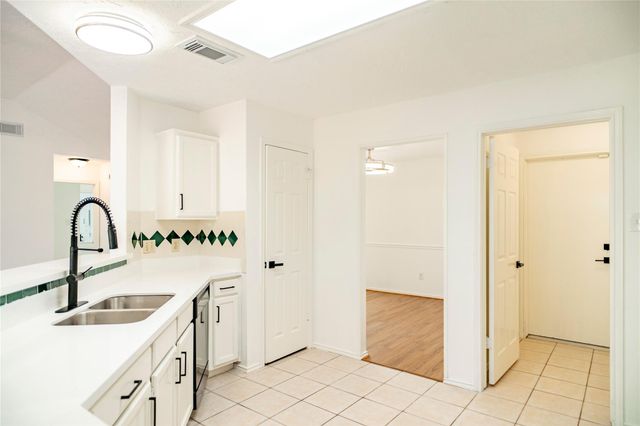 16342 Maple Downs Ln, Sugar Land, TX 77498