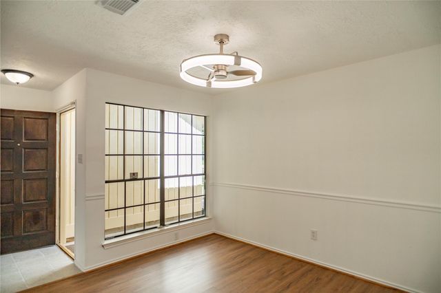 16342 Maple Downs Ln, Sugar Land, TX 77498