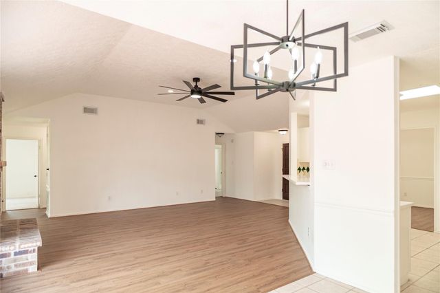 16342 Maple Downs Ln, Sugar Land, TX 77498