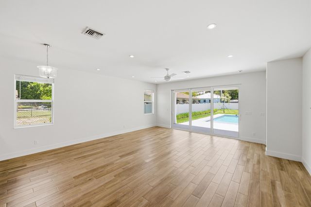 316 SW 4th Avenue, Delray Beach, FL 33444