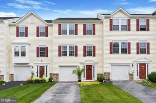 146 LAROSE DR #146, Coatesville, PA 19320