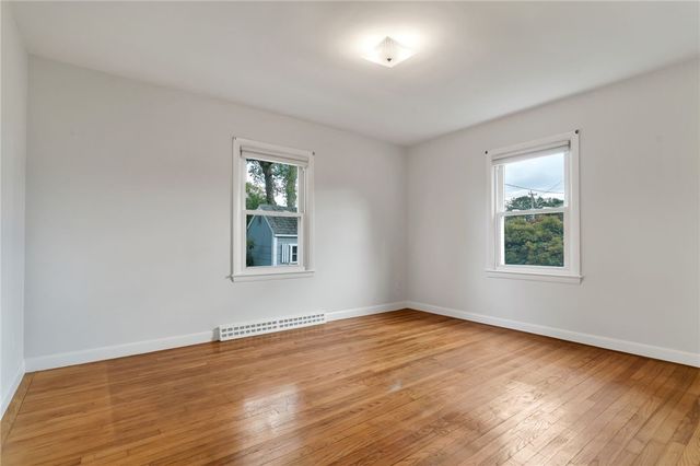3 Collins Terrace, Middletown, RI 02842