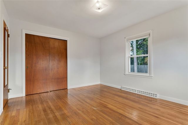 3 Collins Terrace, Middletown, RI 02842