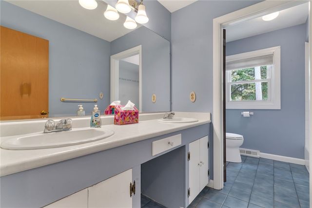 3 Collins Terrace, Middletown, RI 02842