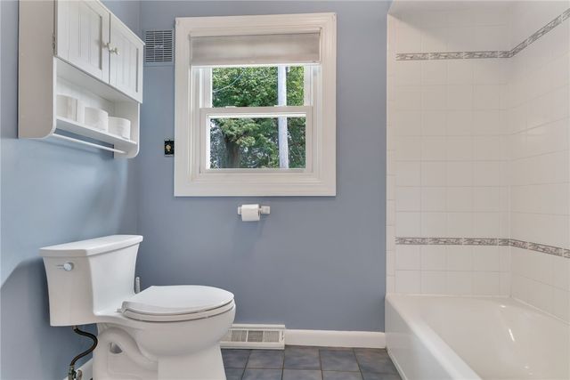 3 Collins Terrace, Middletown, RI 02842