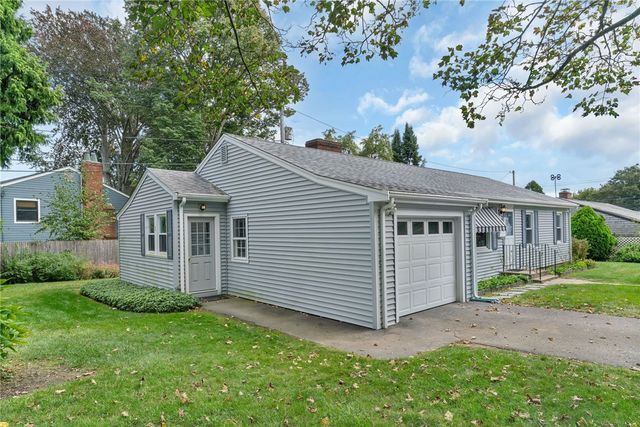 3 Collins Terrace, Middletown, RI 02842