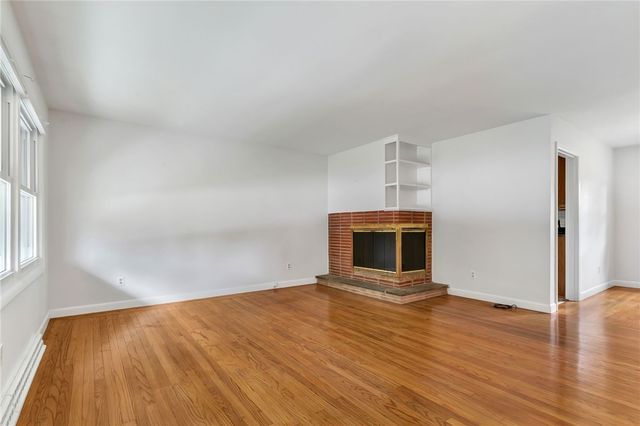 3 Collins Terrace, Middletown, RI 02842