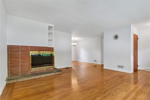 3 Collins Terrace, Middletown, RI 02842