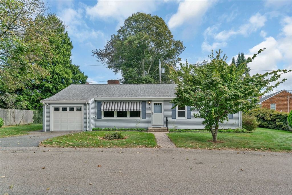 3 Collins Terrace, Middletown, RI 02842