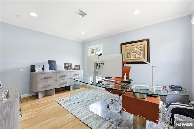 6 Giegel Court, Wyckoff, NJ 07481