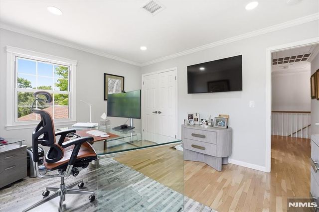 6 Giegel Court, Wyckoff, NJ 07481
