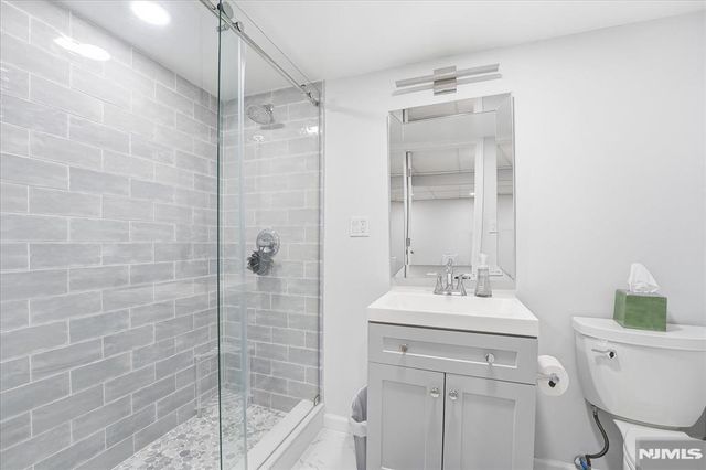 6 Giegel Court, Wyckoff, NJ 07481