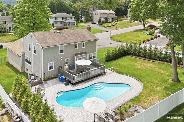 6 Giegel Court, Wyckoff, NJ 07481