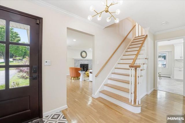 6 Giegel Court, Wyckoff, NJ 07481