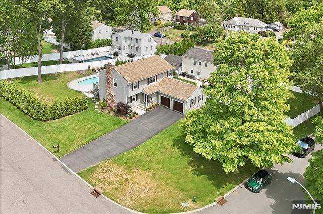 6 Giegel Court, Wyckoff, NJ 07481