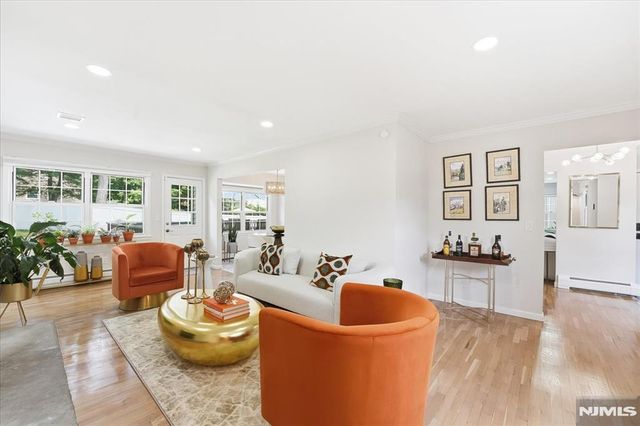 6 Giegel Court, Wyckoff, NJ 07481