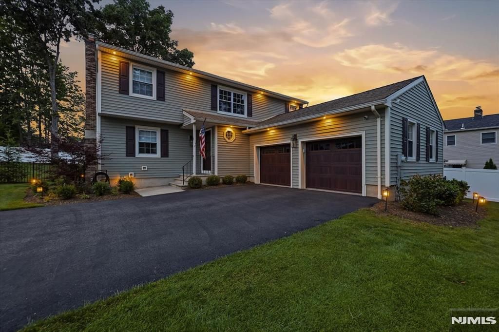 6 Giegel Court, Wyckoff, NJ 07481