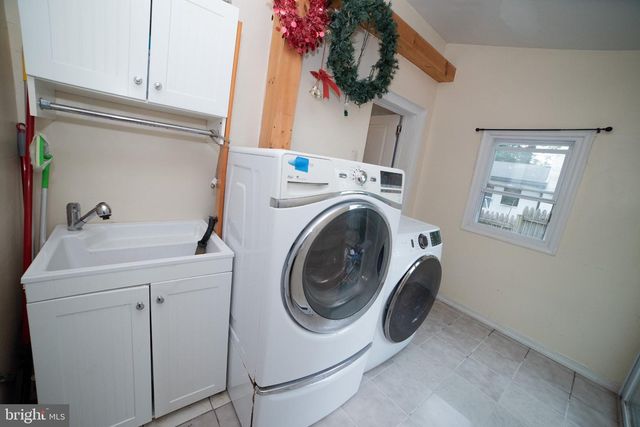 415 VALLEY RD, Elkins Park, PA 19027