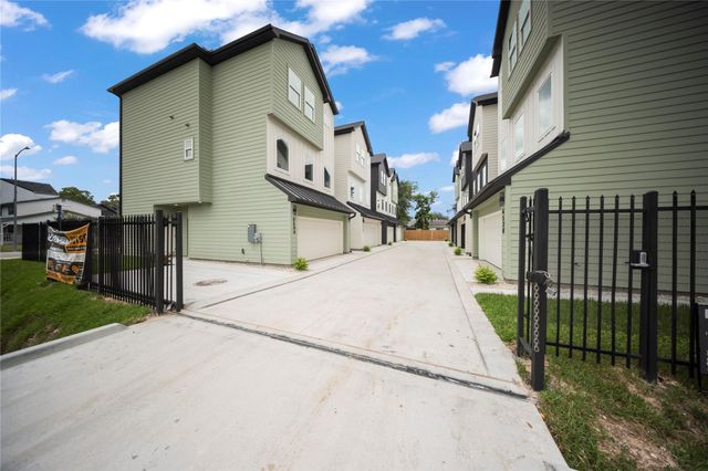 6540 Goldspier St, Houston, TX 77091