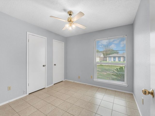 11942 Silver Island Circle, Houston, TX 77067