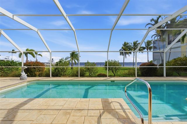 3527 SE 22ND PLACE, Cape Coral, FL 33904