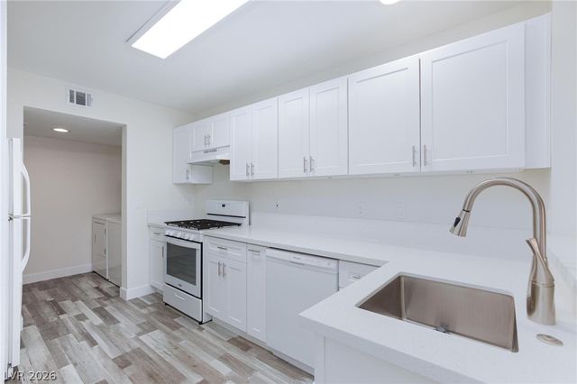 8048 West Rochelle Avenue, Las Vegas, NV 89147