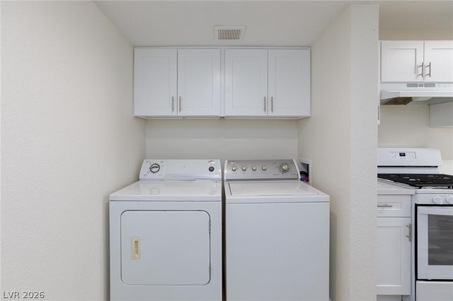 8048 West Rochelle Avenue, Las Vegas, NV 89147