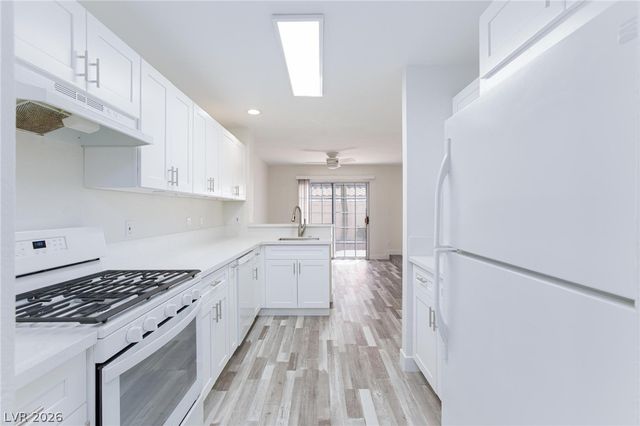 8048 West Rochelle Avenue, Las Vegas, NV 89147