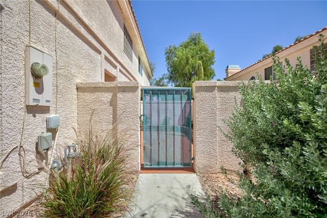 8048 West Rochelle Avenue, Las Vegas, NV 89147