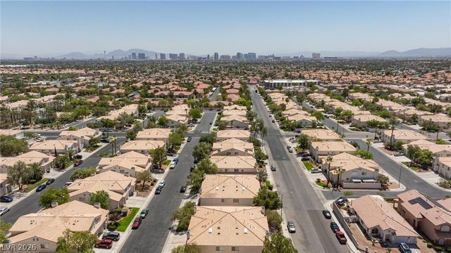 8048 West Rochelle Avenue, Las Vegas, NV 89147