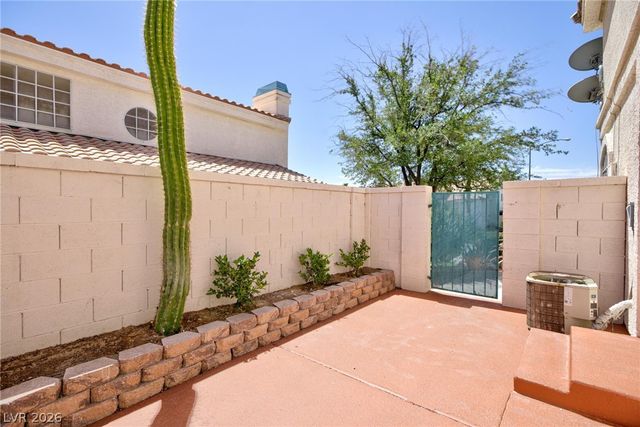 8048 West Rochelle Avenue, Las Vegas, NV 89147