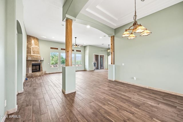 43811 N 18TH Street, New River, AZ 85087