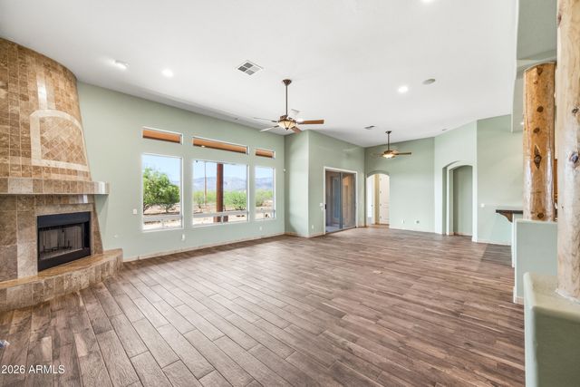 43811 N 18TH Street, New River, AZ 85087