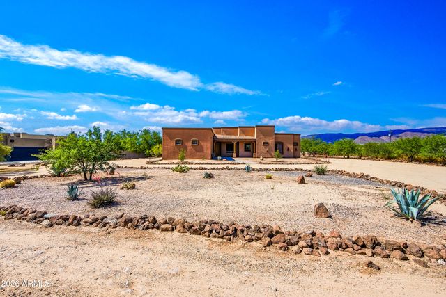 43811 N 18TH Street, New River, AZ 85087